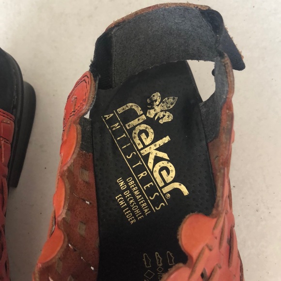 Woman’s Rieker shoes - Picture 2 of 3